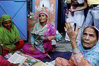 UP Court Rejects Govt Plea to Drop Murder Charges In Akhlaq Lynching Case Internet commons : Dadri Lynching Victim Akhlaq’s family