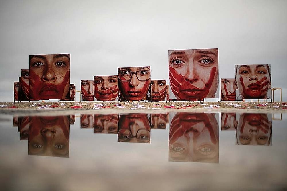 Between An Obstinate Pervert And Tenacious Fight-back By His Victim, Police Stand As A Mute Spectator