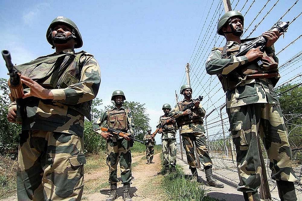 Afghanistan Halts Border Clash With Pakistan After Gulf Nations’ Request