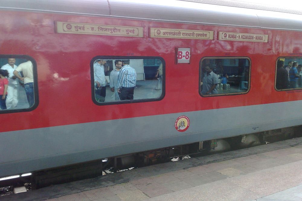 25 Passengers Allegedly Drugged, Robbed Of Worth Rs 10-15 Lakh Onboard Mumbai-Delhi Rajdhani Express