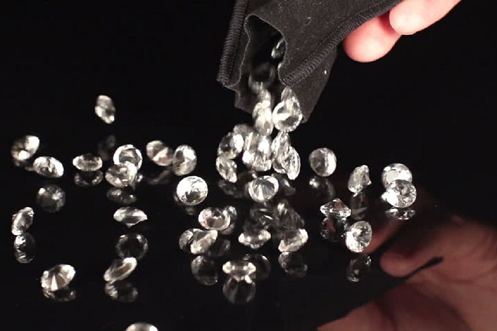 Watchman's 15-Year-Old Son Returns Lost Diamonds Worth Rs 45 Lakh To Its Owner