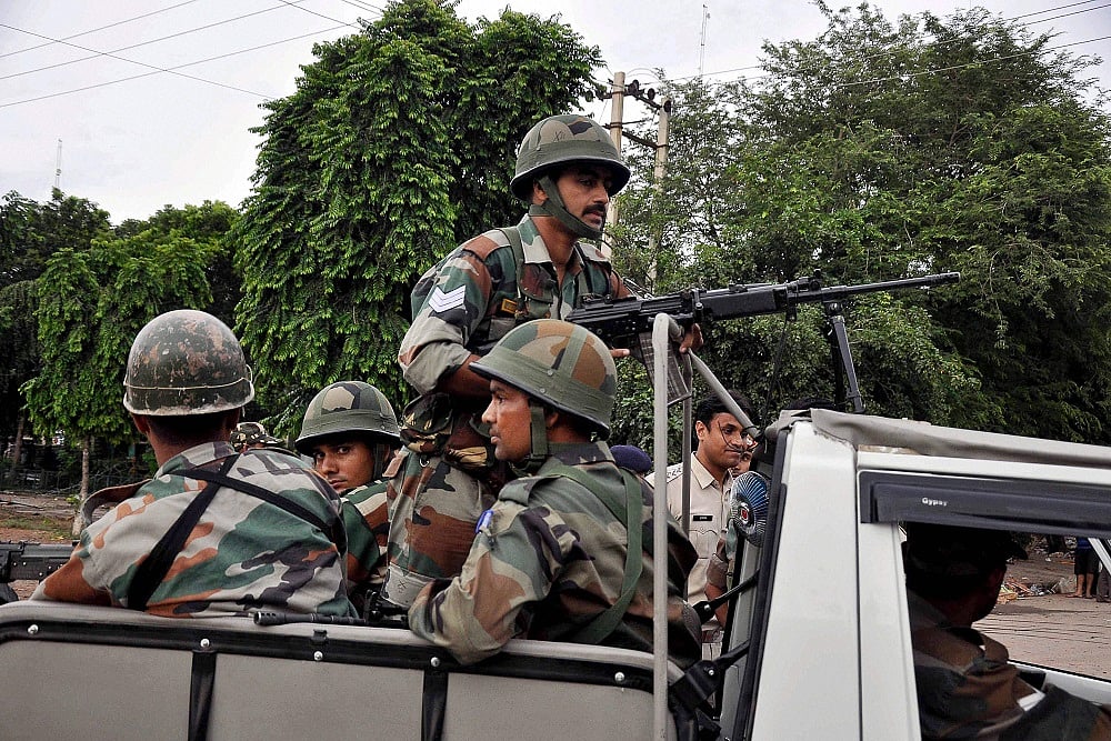 Army Has No Immediate Plan To Enter Dera Headquarters, Says Top Officer