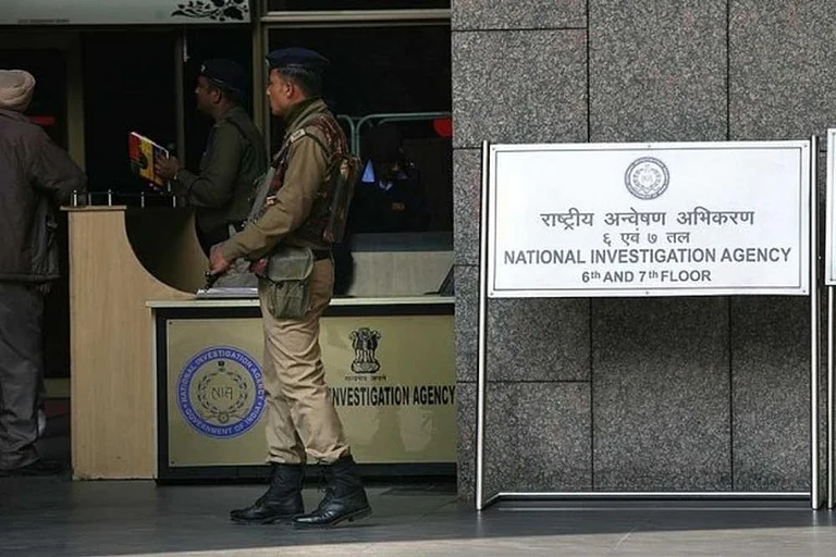 Maharashtra ATS Detains Over a Dozen in Anti-Terror Raids - null