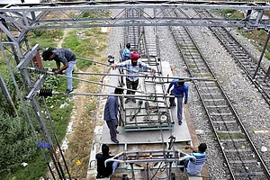 Ten Thousand Railway Employees Pulled Out Of Officials' Houses, Will Return To Track Safety Jobs
