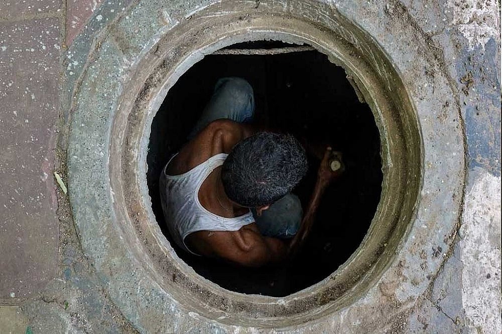 Sewer Deaths: 3 Men Die Inside Noida Sewer On Thursday, Death Toll In NCR Rises To 15 Since July