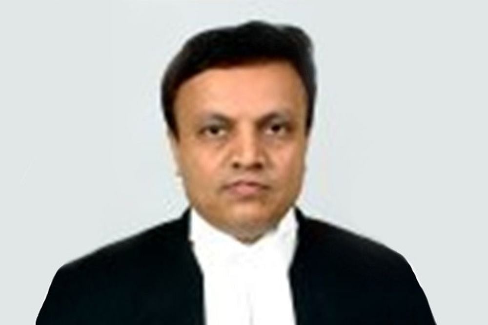 Karnataka HC Judge Who Had Ordered CBI Probe Into Ishrat Jahan Encounter Resigns, No Reason Cited