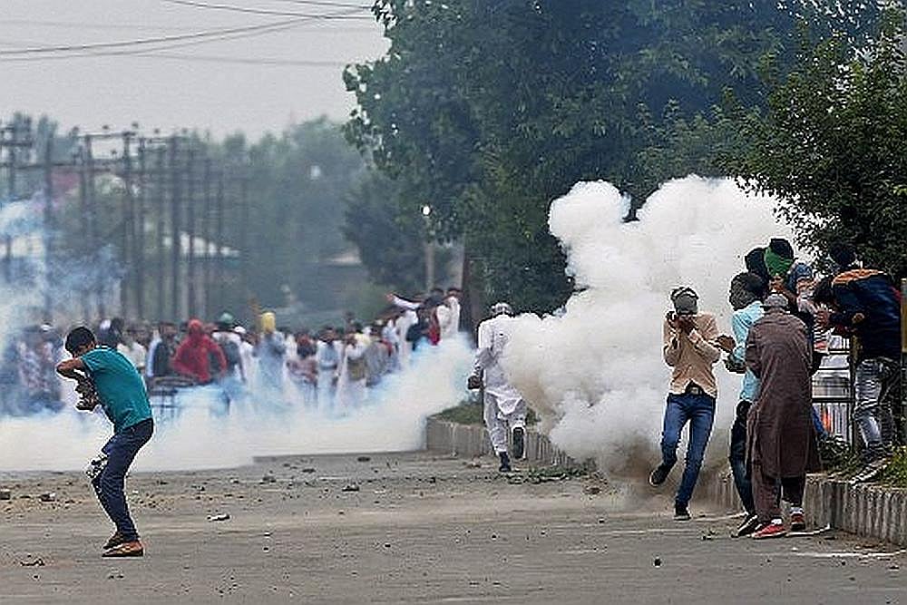 J&K Stone Pelting: NIA Arrests 2 Including Photo-Journalist