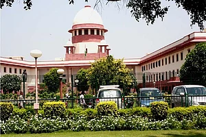 SC pulls up 5 district collectors of TN for not appearing before ED