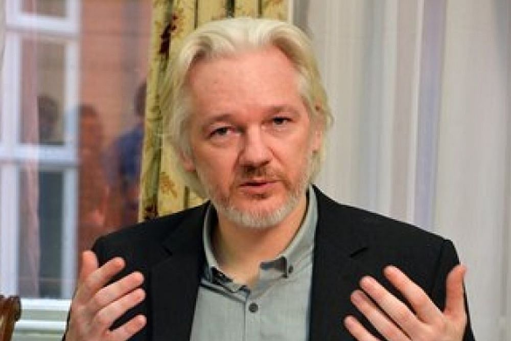 Ecuador Grants Citizenship To WikiLeaks Founder Julian Assange