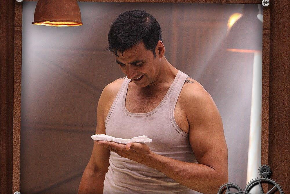 Cut 5% Money From Defence, Make One Bomb Less, And Make Sanitary Napkin Free For Women, Says 'PadMan' Akshay Kumar