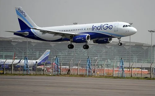 Delhi%20Cop%20Shares%20%27Harrowing%27%20IndiGo%20Flight%20Experience%20Due%20To%20Bad%20Weather