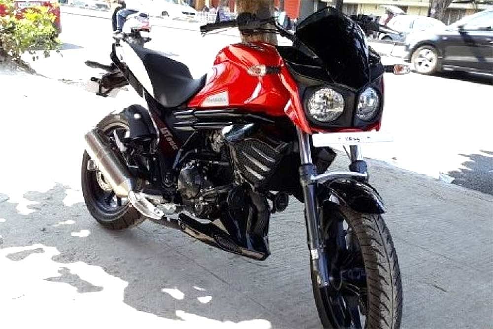 Stripped Down Mahindra Mojo Spied Undisguised