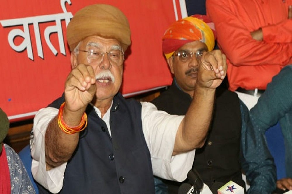 Release 'Padmaavat' At Your Own Risk: Karni Sena To Theatres