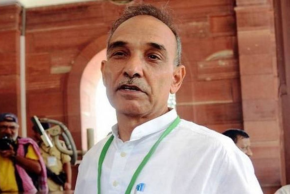 Anti-Darwin HRD Minister Satyapal Singh Is A Self-Proclaimed Arya Samajist Who Organised <em>Havans</em> At Police Stations