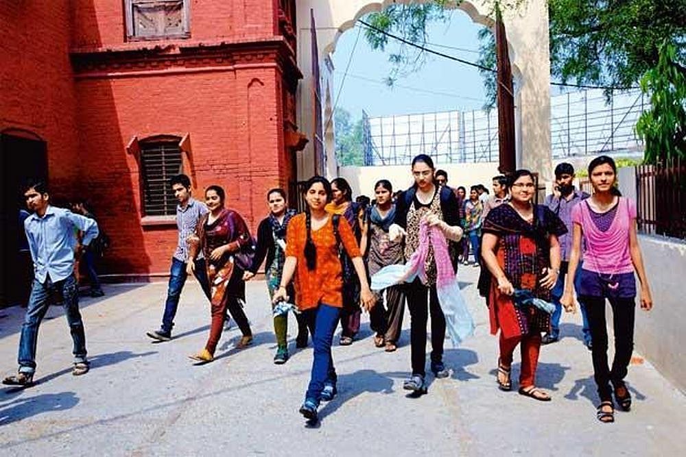 In MP, Girls Above 10 Years Of Age Asked To Avoid Jeans, Top