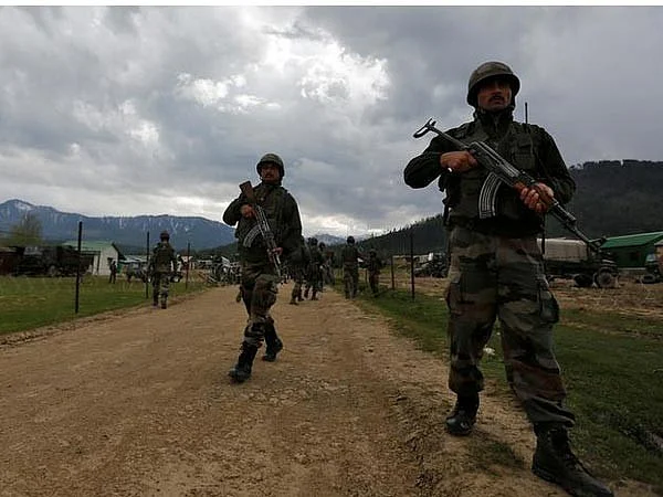soldiers in kashmir