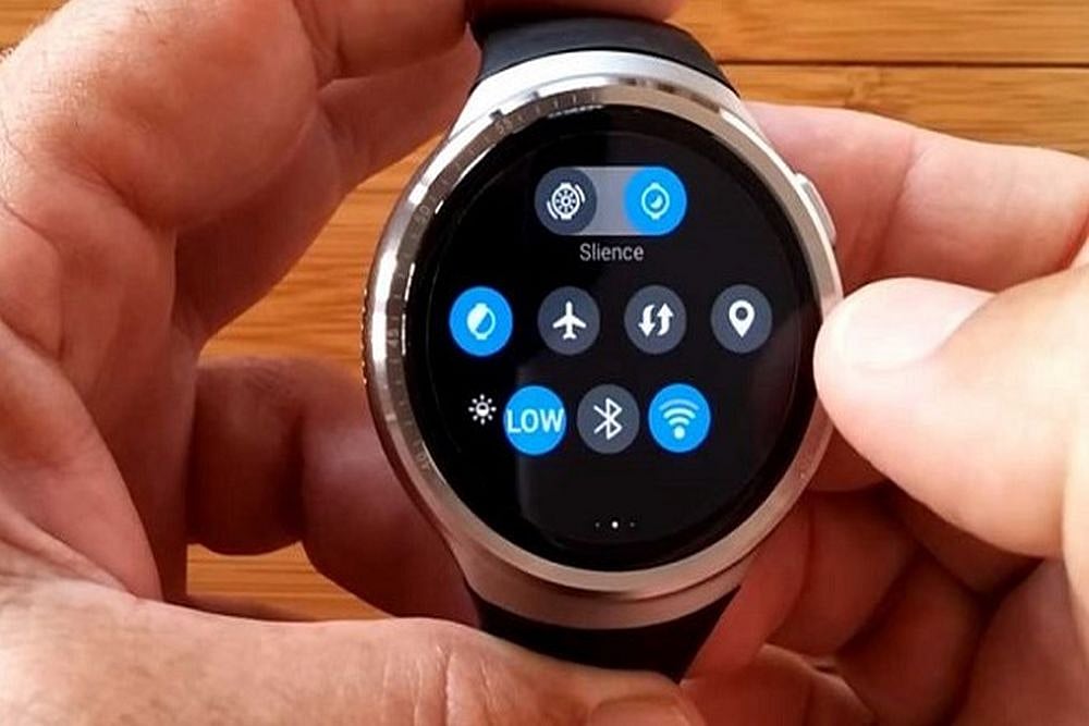 Govt Hikes Customs Duty On Mobile, Smart Watches By 10 Per Cent