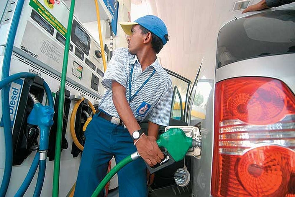 All Petrol, CNG Pumps In Delhi To Remain Shut On Monday In Protest Against VAT