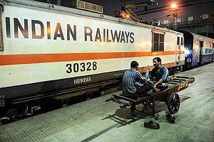 Indian Railways Suffers As Private Players Fail To Meet Wagon Delivery Targets