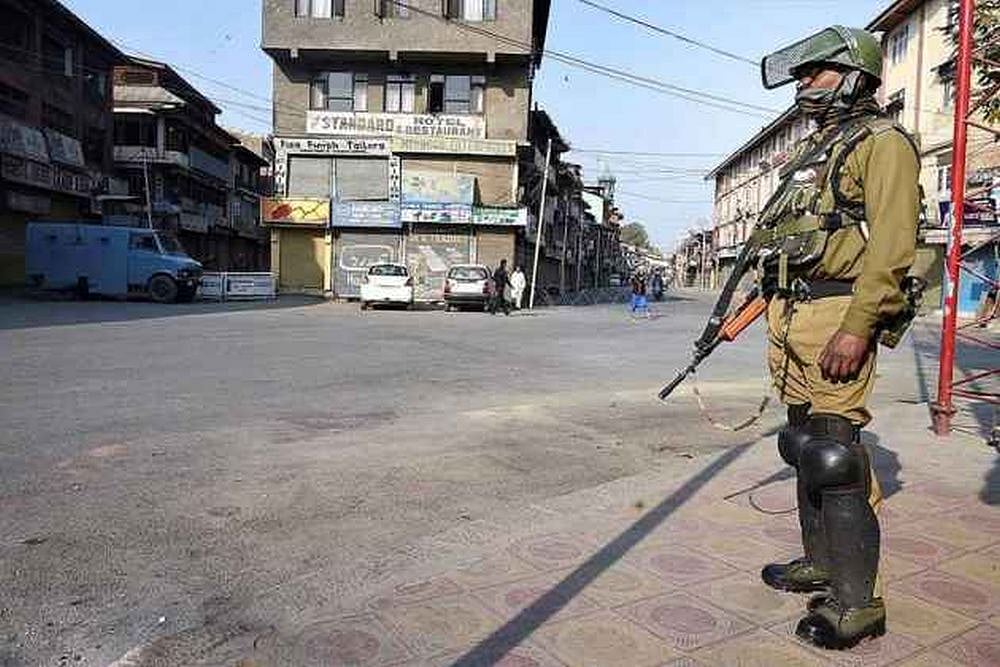Separatists Call For Shutdown In Srinagar After Civilians Die In Blast