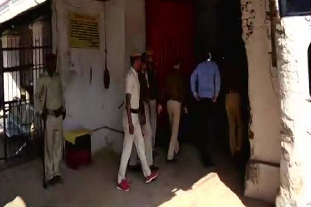 Bihar Jails Raid: Mobile Phones, Drugs And Other Banned Items Seized