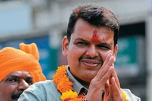 Fadnavis hits back at Rahul Gandhi for criticizing BJP over electoral bonds scheme