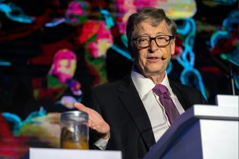 Poop In Hand, Bill Gates Backs China's Toilet Revolution