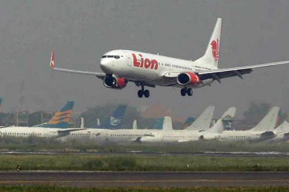 Indonesia's Lion Air: Another Plane Crashes Into Pole During Take-Off