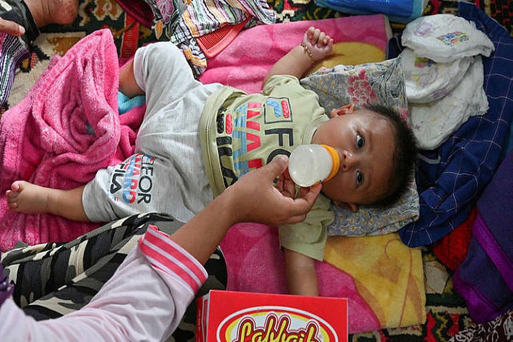 No Clean Water, Shortage Of Medicine: Sick, Hungry Indonesia Tsunami Survivors Cram Shelters