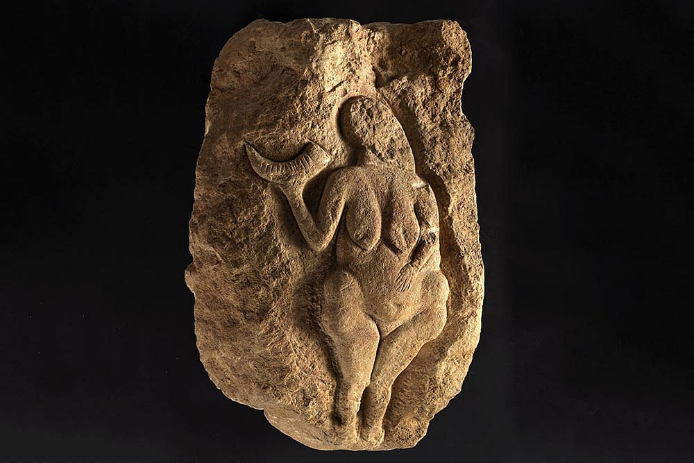 Myth, Evolution And Science Love Under The ­Crimson Moon Clock