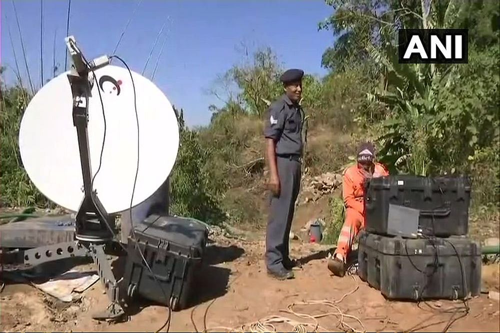 Meghalaya Mine Tragedy: Navy Team Leader, NDRF Personnel Enter Mine Shaft To Ascertain Water Level