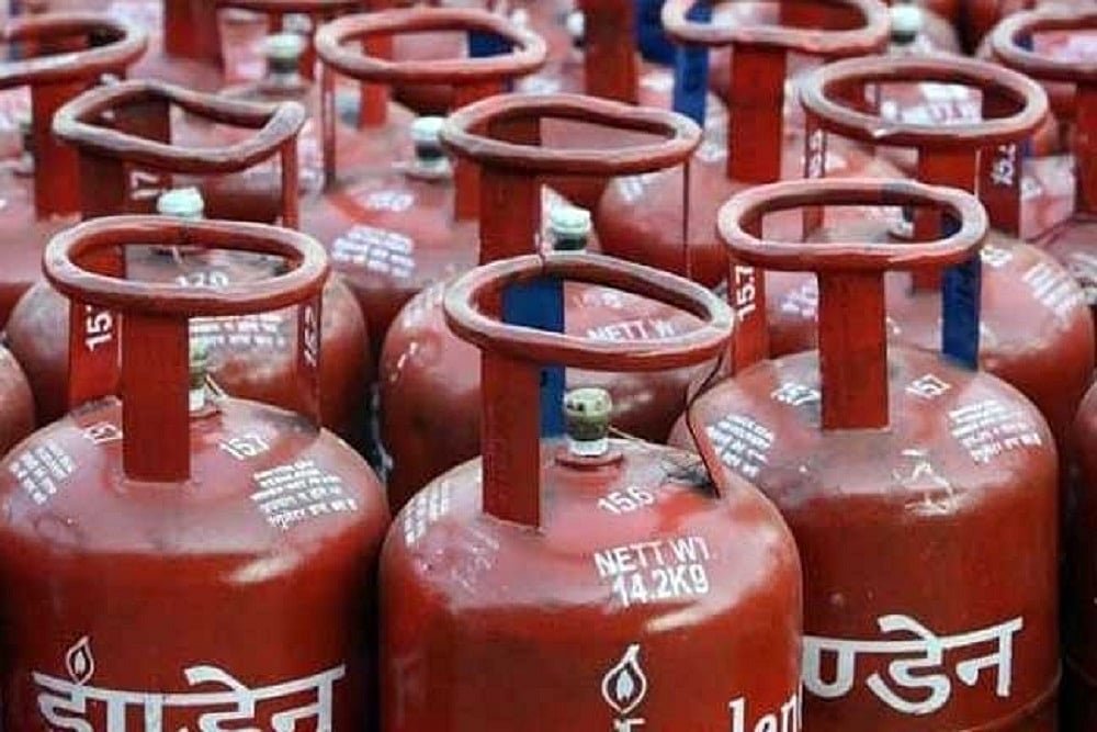 Budget 2018: Government Announces Free LPG Connections To 8 Crore Women Below Poverty Line Under Ujjwala Scheme
