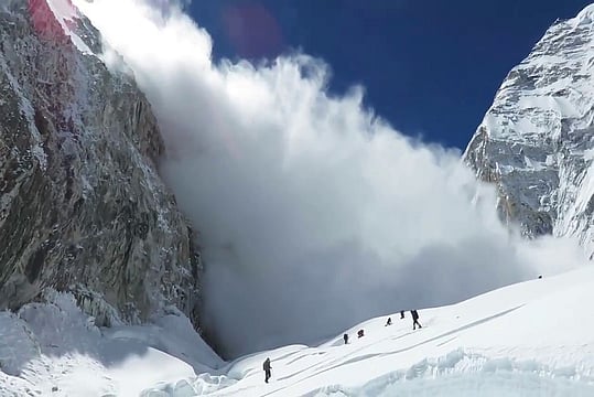 Russian Skier Dies In Gulmarg Avalanche, Four Others Rescued