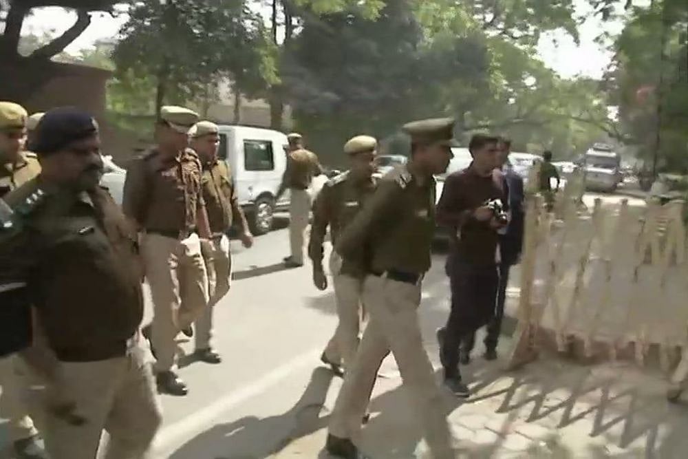Chief Secretary Alleges Assault: Delhi Police Team Sent To Arvind Kejriwal's Residence To Collect Evidence