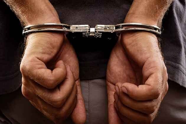 Man Tries To Hug Woman 'Forcibly' At Mumbai Station, Held