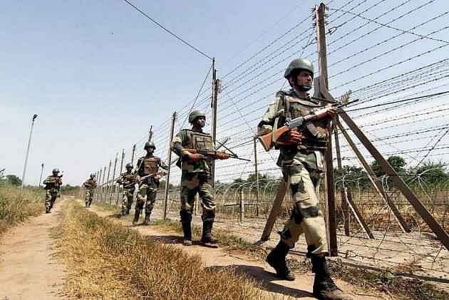 Pak Troops Violate Ceasefire Along Loc In Uri Sector, Indian Army Retaliates
