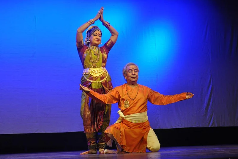 How Two Colossuses Keep Embroidering Their Classical Dances