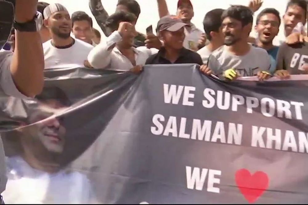 'Jai Ho': Bollywood, Fans Rejoice As Salman 'Bhai' Walks Out Of Jodhpur Jail