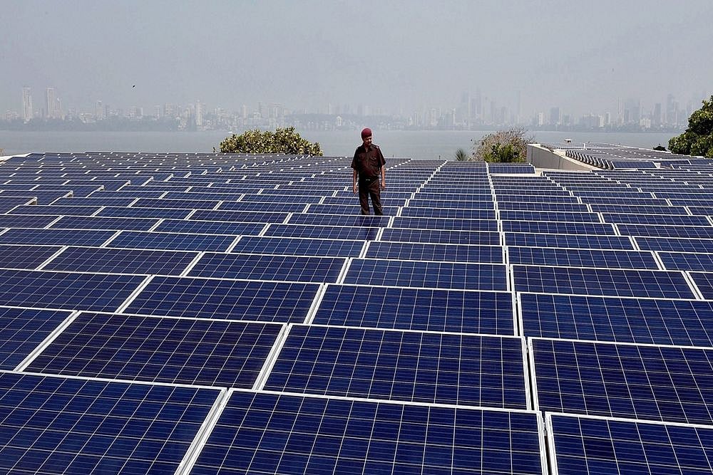 More Than 300,000 Workers To Be Employed In Solar, Wind Energy Sectors In India: Report