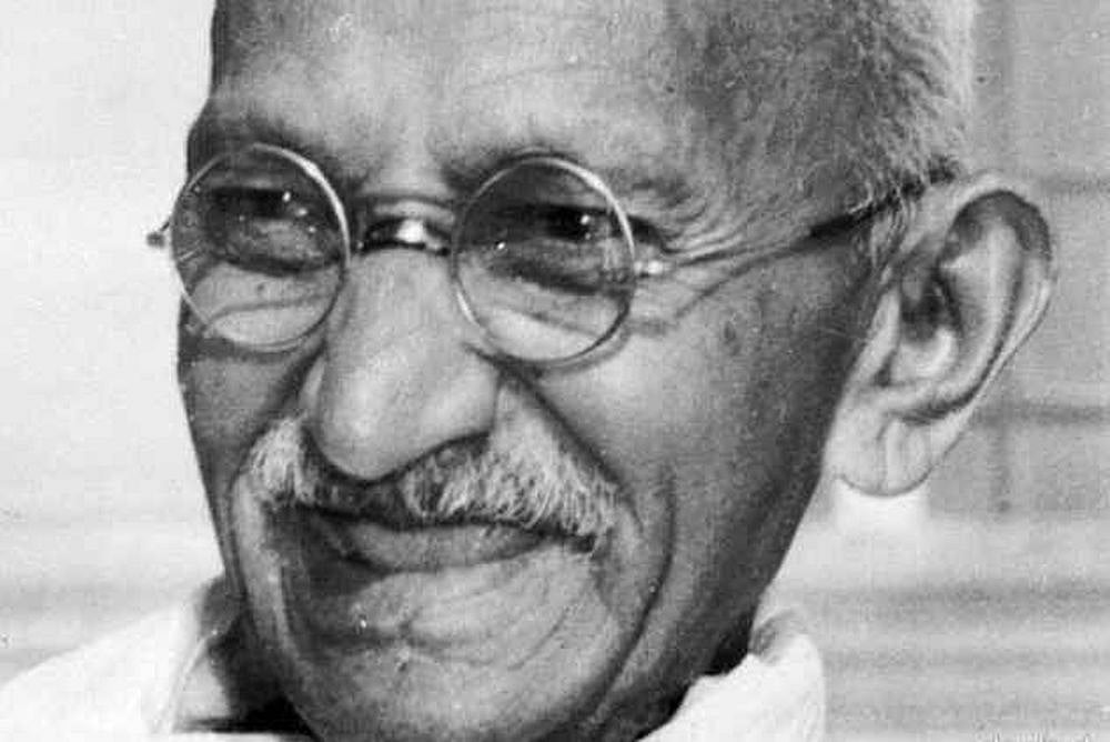 Railway's Ode To Gandhi: October 2 To Be Celebrated As 'Vegetarian Day', No Non-Veg Food For Passengers