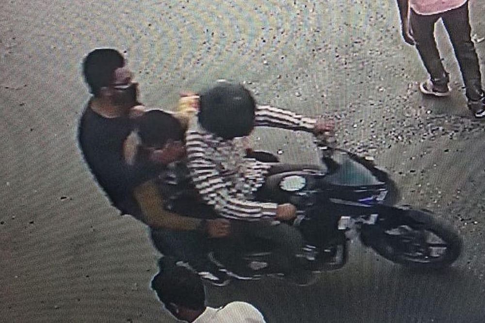 Journalist Shujaat Bukhari Killing: Police Release CCTV Picture Of Suspected Attackers