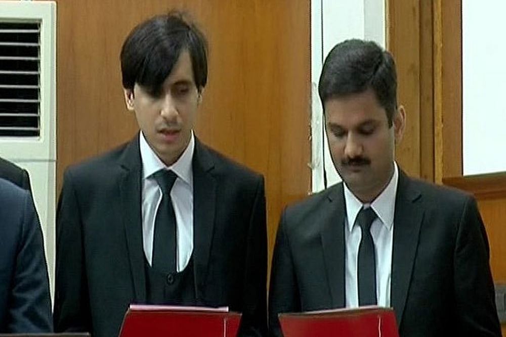 Visually Impaired Lawyer Becomes Pakistan's First Blind Judge
