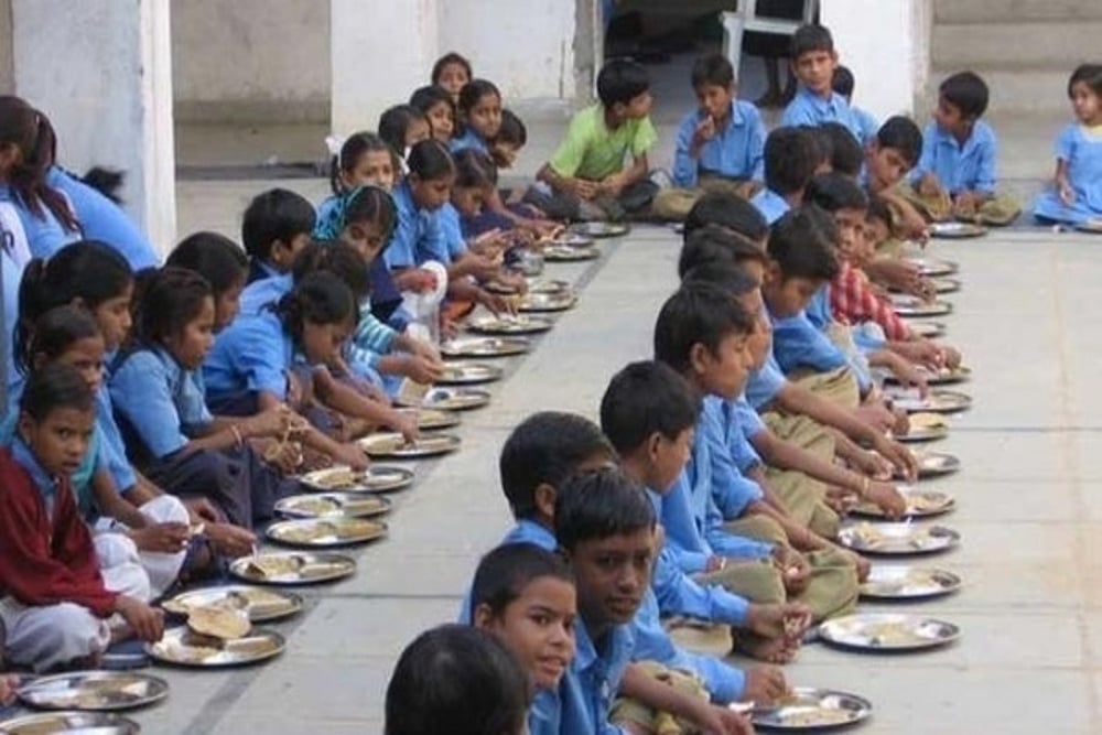 Delhi: 13 Children Hospitalised After Consuming Mid-Day Meal