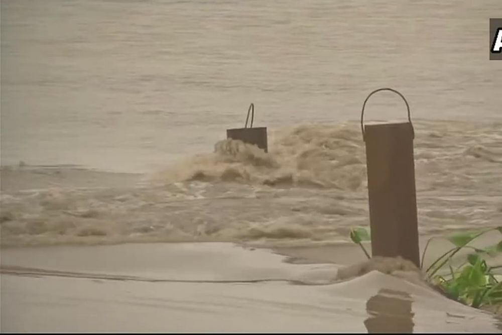 Yamuna Water Level Crosses Danger Mark, Delhi Govt Issues Flood Warning
