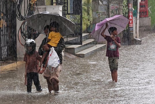 Uttar Pradesh Weather Forecast: Rain Eases with Clear Skies Expected by Midweek