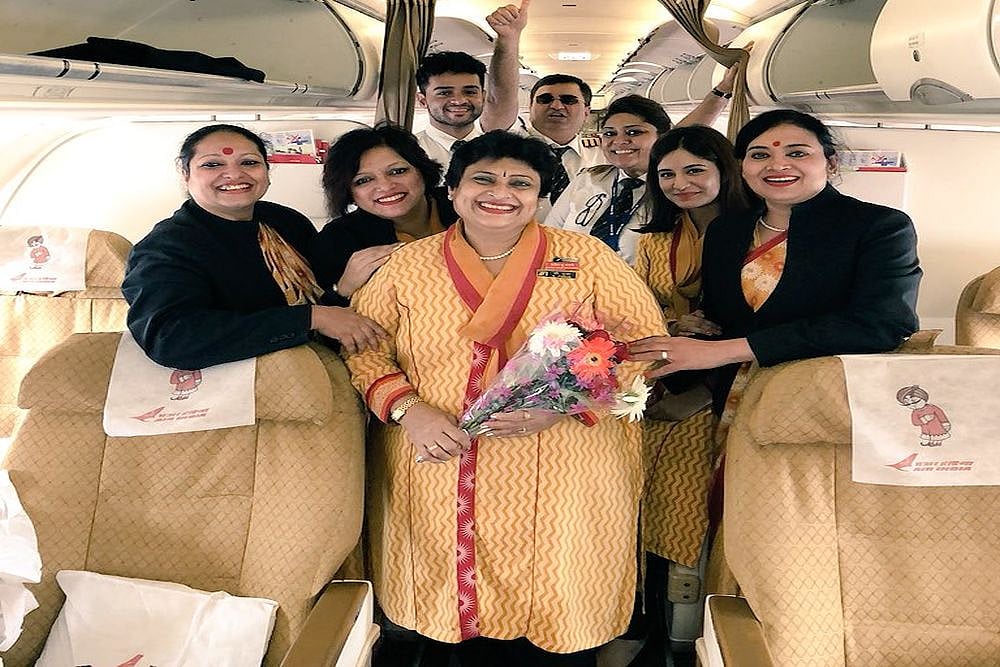 On Cabin Crew's Last Day, Pilot Daughter Makes Mother's Farewell Unforgettable