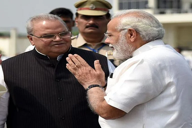 Modi Govt's Strategy Behind Appointment Of Satya Pal Malik As J&K Governor - null