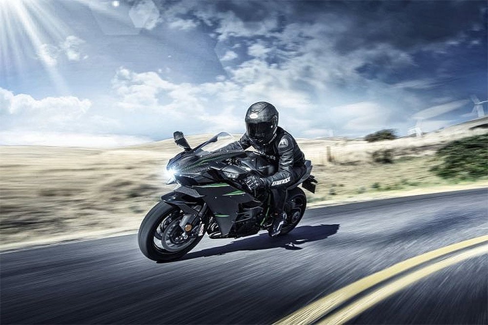 2019 Kawasaki Ninja H2 Range Is Ridiculously Powerful & Tech-laden