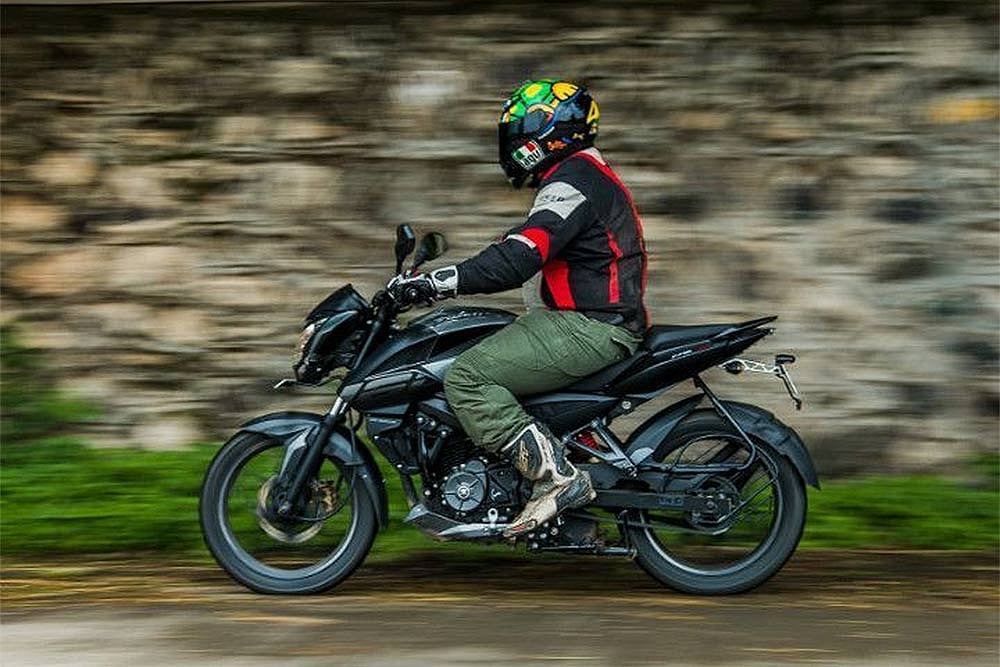 Bajaj Pulsar NS160 Rear Disc Variant Launched