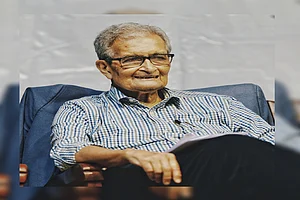 Amartya Sen Joins Growing List Of Supporters Of Incarcerated Bangladeshi Dissenter Shahidul Alam